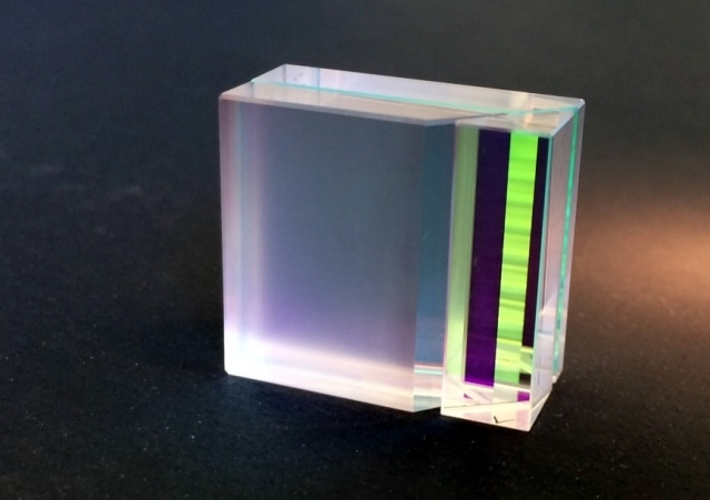 VIPA shown here from the entrance side looking into the entrance prism