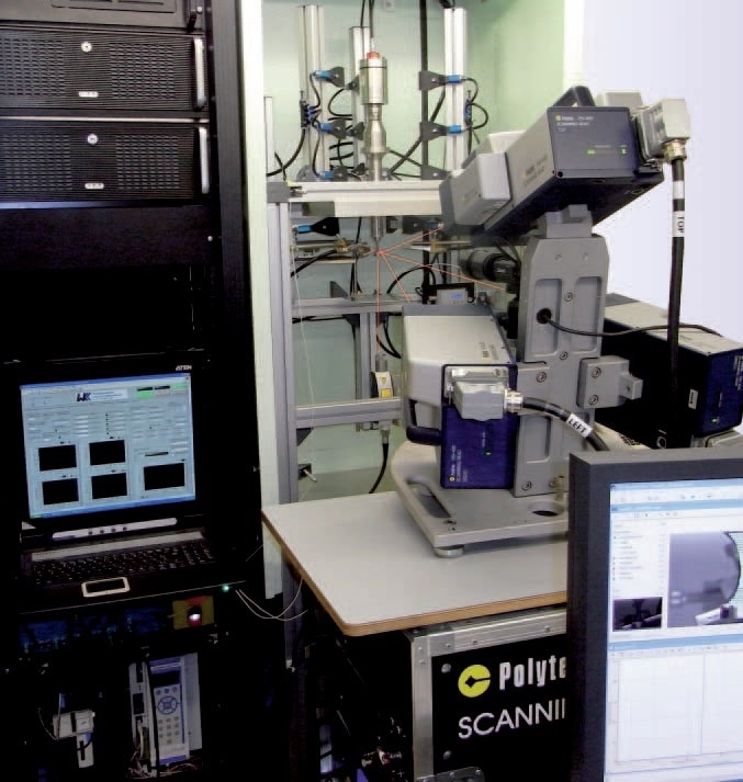 Experimental setup for ultrasonic fatigue testing.