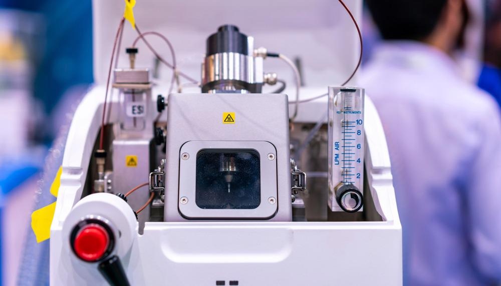 mass spectrometer