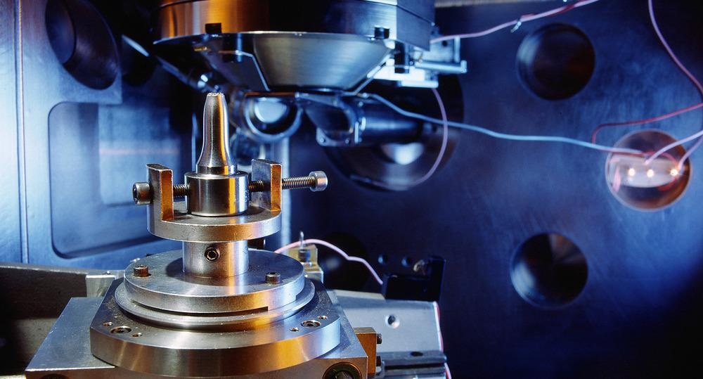 ultrafast electron microscopy, sensors, quantum devices