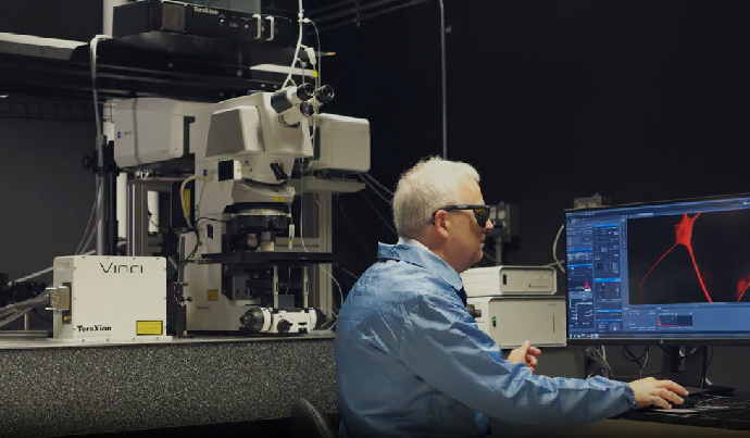 VINCI-1064 installed on a MPM microscope