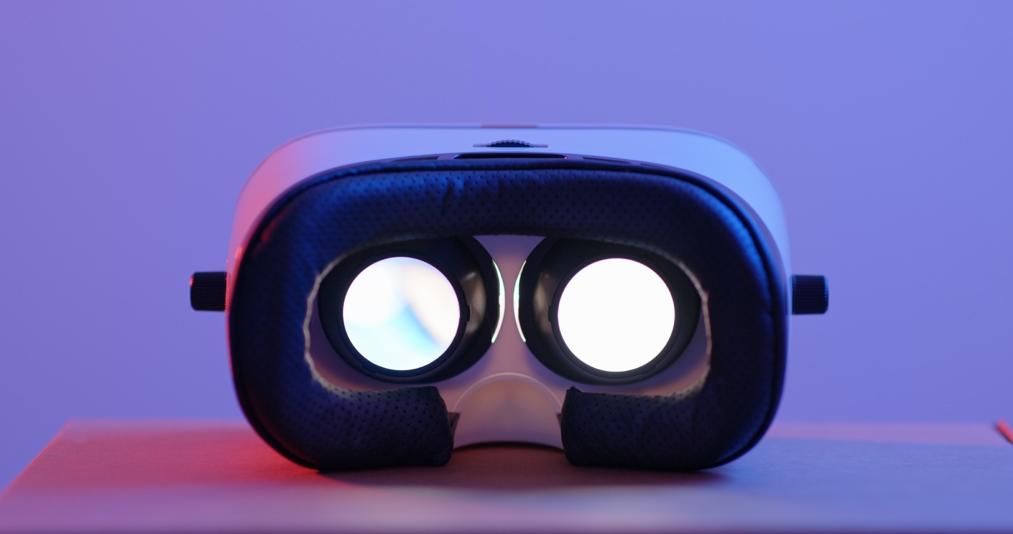 Virtual reality device