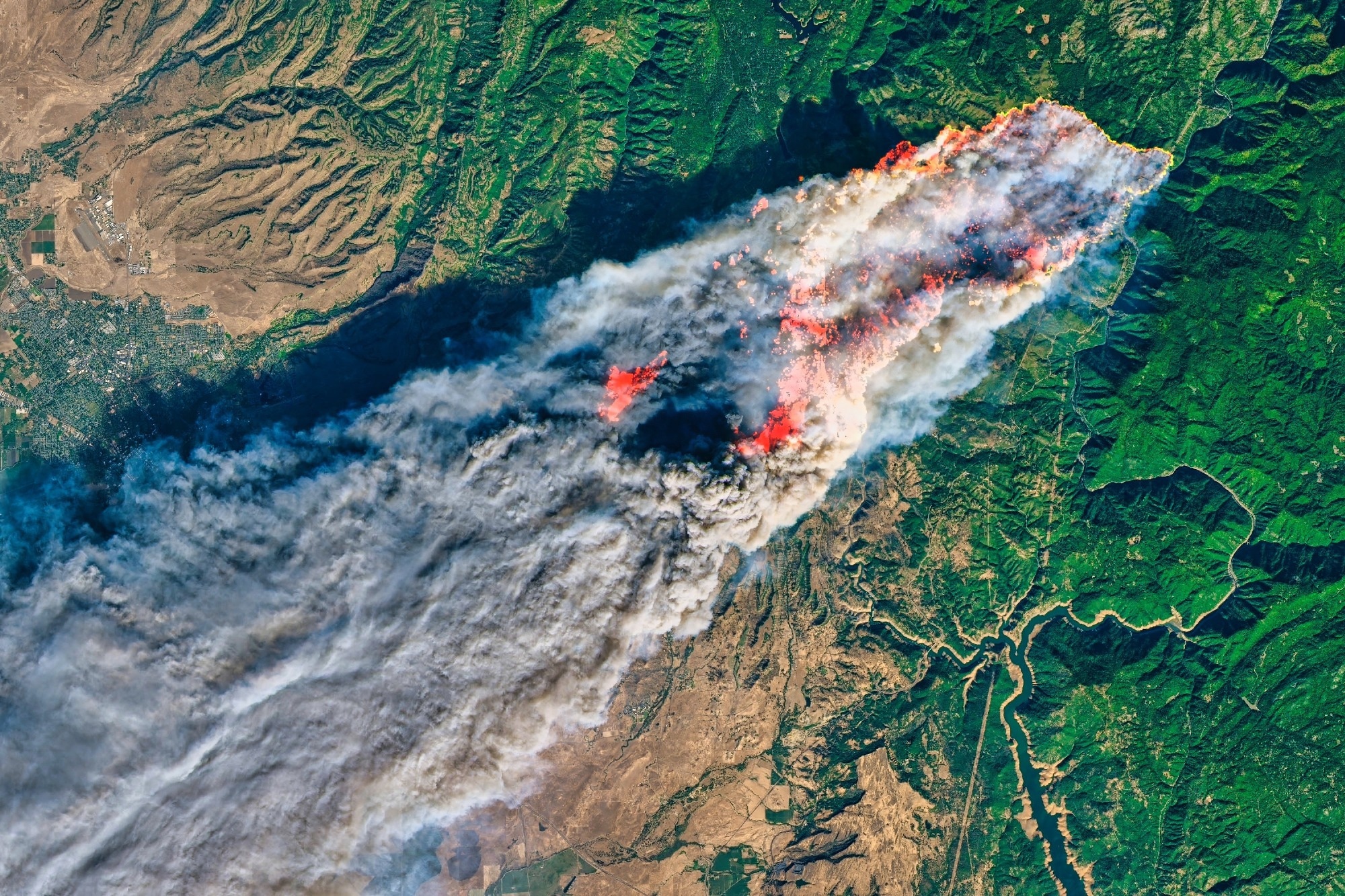 Optical tools onboard satellites could help monitoring fires