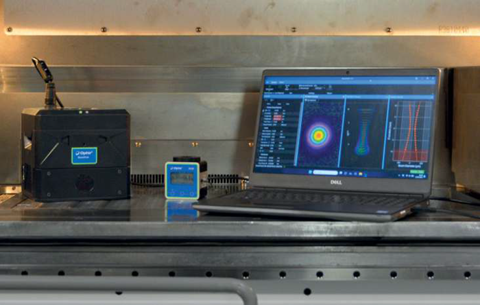 Measurements taken with the Ophir BeamPeek device (while actively measuring, the chamber will usually be closed) are directly transferred to the BeamPeek software on the laptop (outside the chamber). The Ophir Ariel measurement device (Figure 2 in the center) shows results on the display or transmits data eg. via Bluetooth