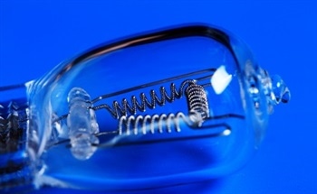 Considerations for Choosing Between Arc or Halogen Lamps