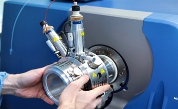 How is a Raman Spectrometer Limited by the Quality of Lasers?