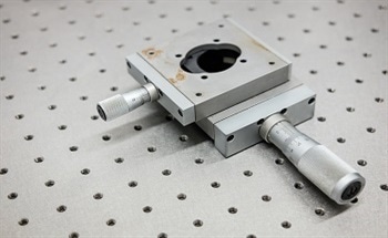 What are the Optical Components in a Raman Spectrometer?
