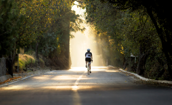 Lumos's Smart LED Helmet for Increased Bike Safety