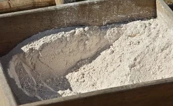 Applying XRF Spectrometry to Free Lime Analysis in Clinkers