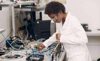 The Role of Photonic Crystals in Controlling Light Propagation