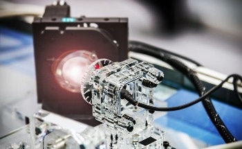 Enhancing Periodic Signal Acquisition in Optical Experiments