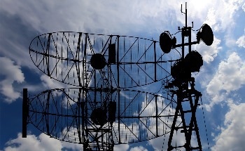Free-Space Optical Communications (FSOC) for Defence Networks