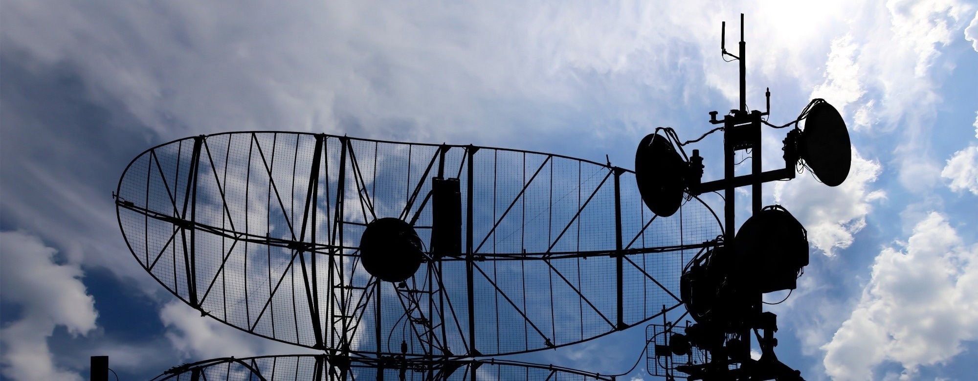 Free-Space Optical Communications (FSOC) for Defence Networks