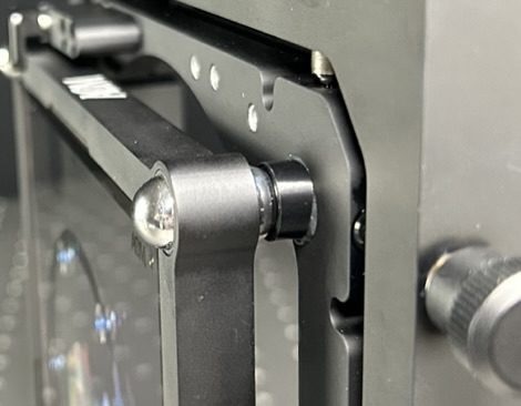 CGH cell kinematic mounting to AOM alignment stages.
