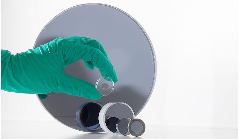 High-Performance Laser Mirrors Detect Trace Amounts of Substances in Gas Mixtures