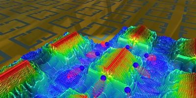 Light focused by nano-antennas on a gold surface leaks out be generating propagating plasmons