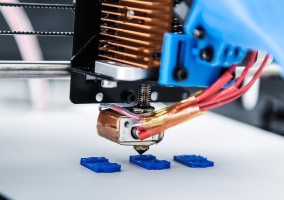 Special Treatment of Liquid Resin Causes 3D Printed Plastic to Heal Itself.