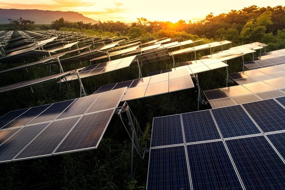 Study Tests Reliability of Photovoltaic Materials When Exposed to UV Light