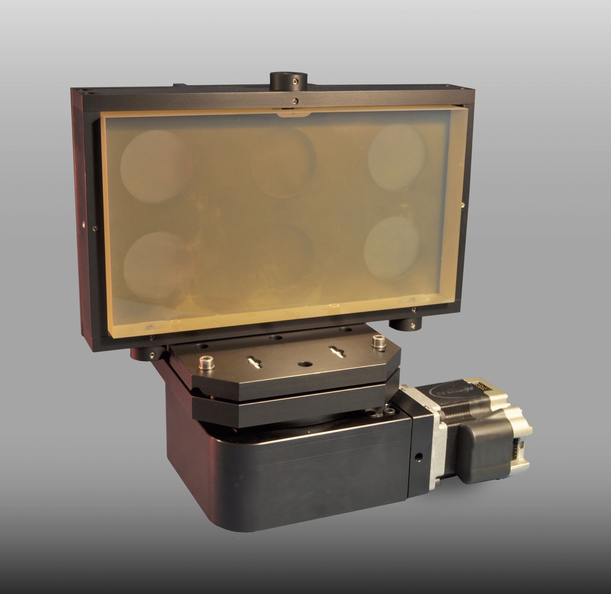 Low profile mount offers stable platform for large mirrors