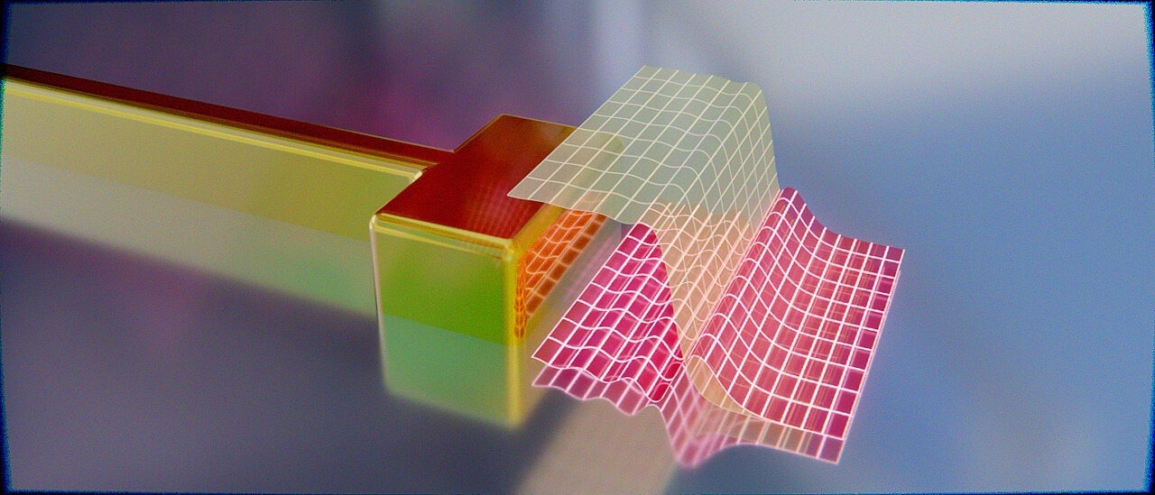 Quantum Effects Enhance the Performance of Optical Antennas