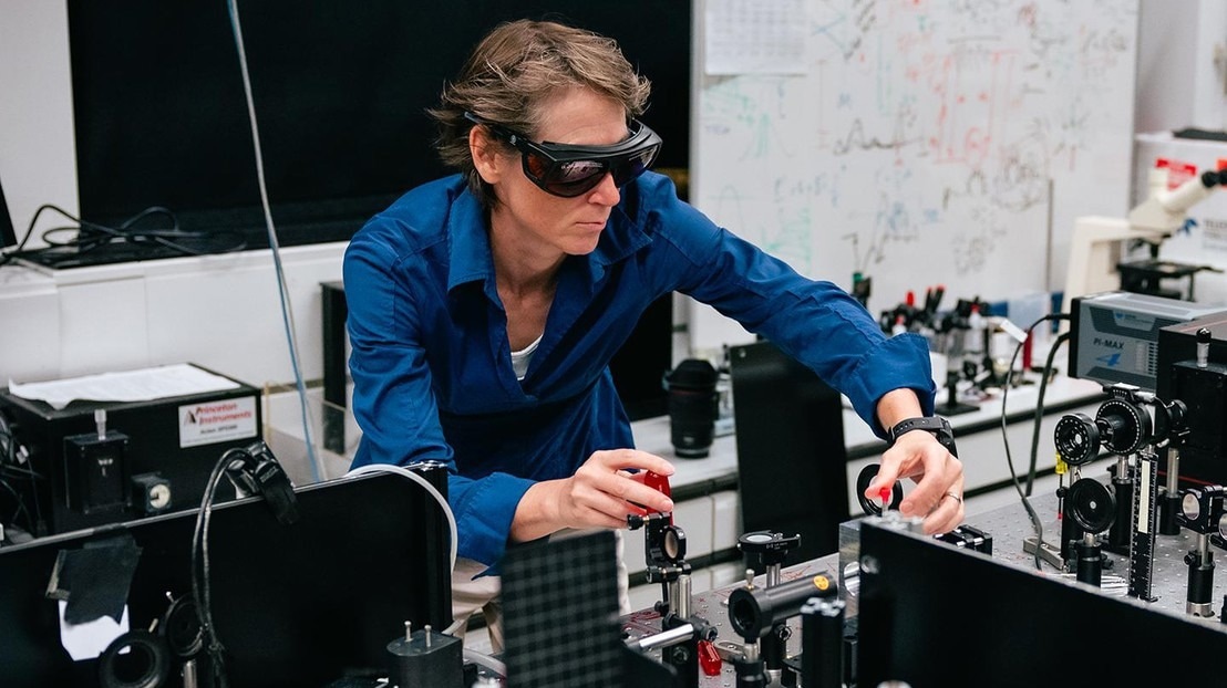 Light-Based Technique to Observe Quantum Effects in Water’s Hydrogen Bonds