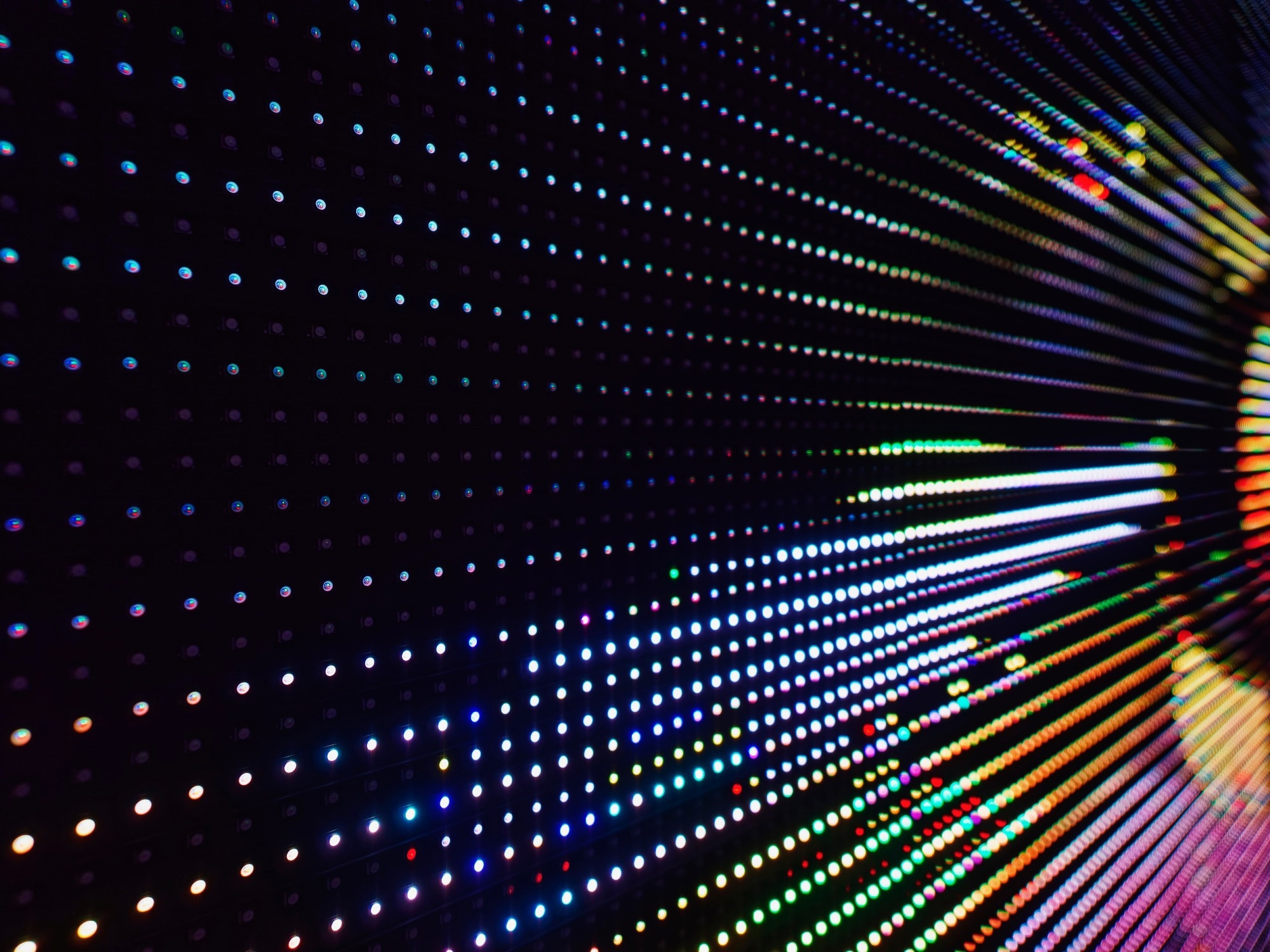 Quantum Dot Lasers Stabilize Silicon Photonics
