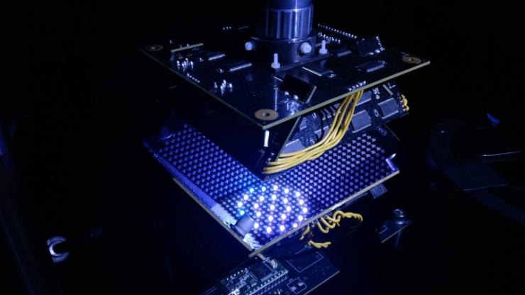 Novel Microscope Self-Trains on Best Illumination Settings to Diagnose Malaria