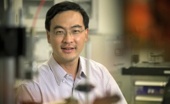 UTA Researchers Innovate Ultra-Thin Semiconductor Laser to Increase Energy Efficiency