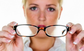 Wearable Artificial Vision Device Shows Promise in Enhancing Quality of Life for Visually Impaired