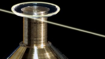 Researchers Accomplish Trapping Elusive Spectrum of Light
