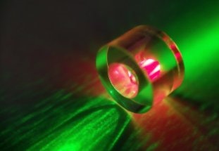 Researchers Build World’s First Continuous Room-Temperature Solid-State Maser