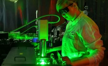 Special Camera Films Energy Exchange of Electrons with Their Environment in Real Time