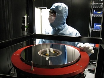 Hyperbolic Mirrors for Deep Space Observation