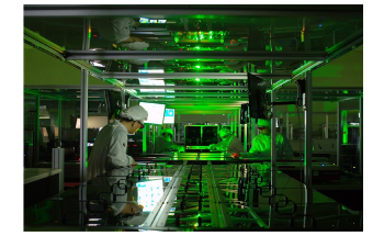 Scientists Demonstrate Record-Breaking Laser Pulse Intensity Using Petawatt Laser