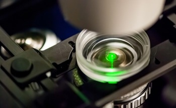 Image Fusion Technique Improves Image Processing and Damage Threshold of Dark-Field Microscopy