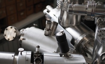 Electrochemically Deposited Electroactive Polymer Improves Mass Spectrometric Analysis