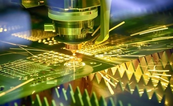 Frequency Locking at Farey Fractions of Breathers in Ultrafast Lasers