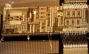 Optical Chip to Train Machine Learning Hardware