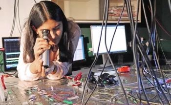 Pulses of Light Share Behavior With an Exotic Gas