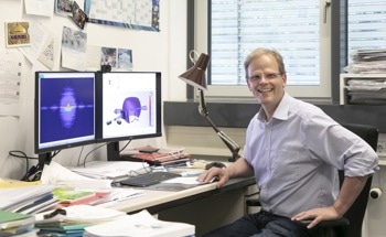 Imaging Non-Crystallized Macromolecules Using X-Ray