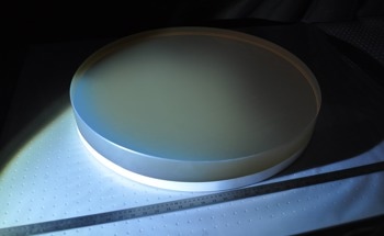 Extremely large reference flat for testing space optics