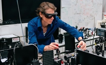 Light-Based Technique to Observe Quantum Effects in Water’s Hydrogen Bonds