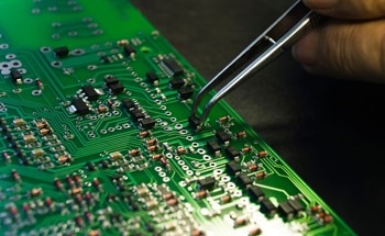 Advancing Machine Vision: The Dual-Mode Charge-Coupled Phototransistor