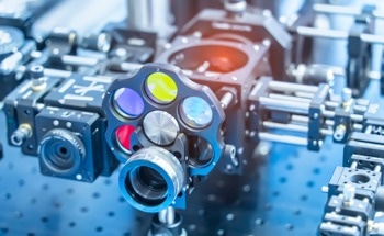 Hybrid Photonic Platform Enables Ultra-Sensitive Biosensing