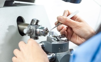 Weak-Disturbance Imaging of Ultra-Confined Optical Near Fields via PEEM